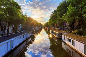 Woonboten in de grachten van Amsterdam von Dennis van de Water