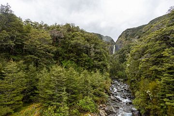 Devil's Punchbowl I van Thomas van der Willik