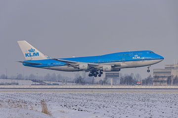 KLM Boeing 747-400 "City of Jakarta in de sneeuw.