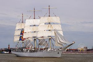 Segelschulschiff Dar Mlodziezy