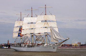 Sail training ship Dar Mlodziezy by Ingo Rasch