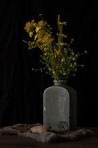 Bloemen in een vaas (stilleven) van Jaco Verheul