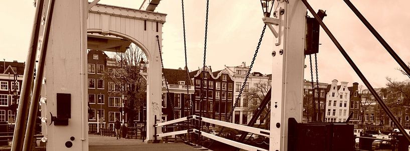 Le Skinny Bridge sur l'Amstel nostalgique par Amsterdam Highlights