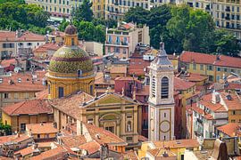 Vue sur Nice depuis la Colline du Château lors d'une journée d'été. sur Sjoerd van der Wal Photographie