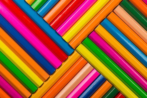 Collectie van bont gekleurde potloden