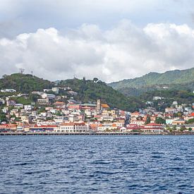 Gezicht op St. George's , de hoofdstad van Grenada (Caraïben) van t.ART