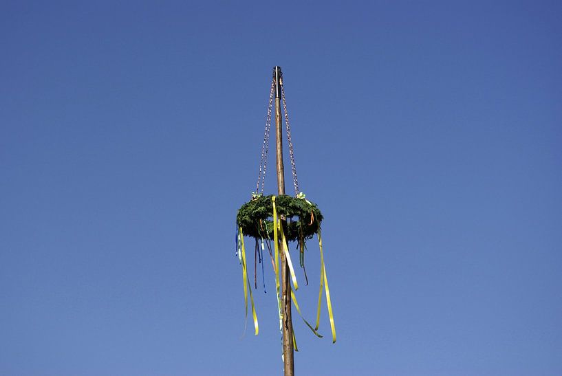 Maypole 2 by Norbert Sülzner