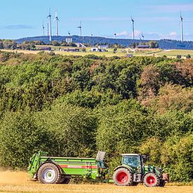 Zomaar een tractor van Lukas Coenraats