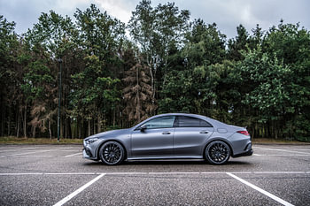 Mercedes-Benz CLA35 in het mat grijs