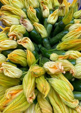Zucchini flowers van Hanneke Bantje
