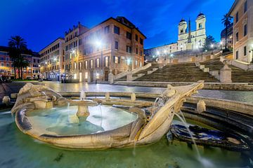 Fontana della Barcaccia und die Spanische Treppe
