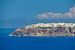 Uitzicht op Oia aan de rand van Santorini van Leo Schindzielorz