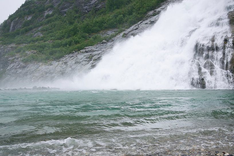 Nugget Falls by Frank's Awesome Travels