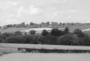 Limburger Landschaft in schwarz-weiß. von Jose Lok