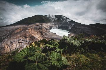 Volcano Póas by Dennis Langendoen