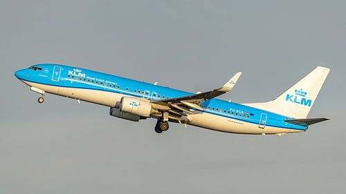 Take-off KLM Boeing 737-800 passagiersvliegtuig.