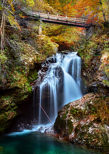 Plitvicer Seen und Wasserfälle im Herbst