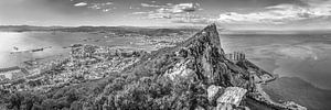 Gibraltar Skyline Panorama in schwarz-weiß
