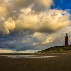 Storm op komst bij Vuurtoren Eierland | Texel van Ricardo Bouman