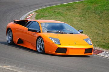 Lamborghini Murciélago au volant sur un circuit de course sur Sjoerd van der Wal Photographie