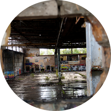 Verloren plaatsen oude industriële hal/hangar van Eisenpictures