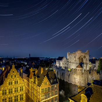 Gent bei Nacht: Das Schloss der Grafen unter dem Sternenhimmel