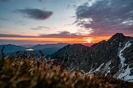 Sonnenaufgang über dem Walchensee von Leo Schindzielorz
