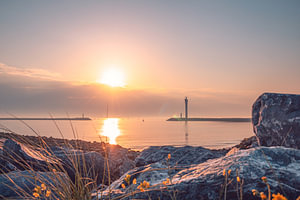 Goldener Sonnenuntergang am Ostufer in Ostende