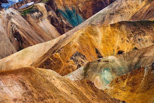 Kleurrijke bergen rond Landmannalaugar in IJsland