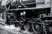 Dampflokomotive in schwarz-weiß