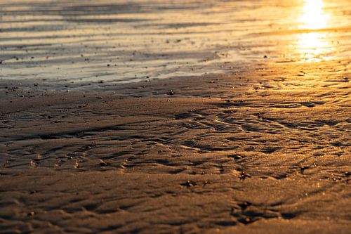 Close-up zand bij ondergaande zon