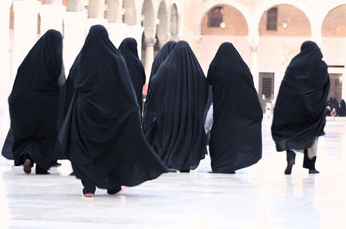 Veiled women in Damascus
