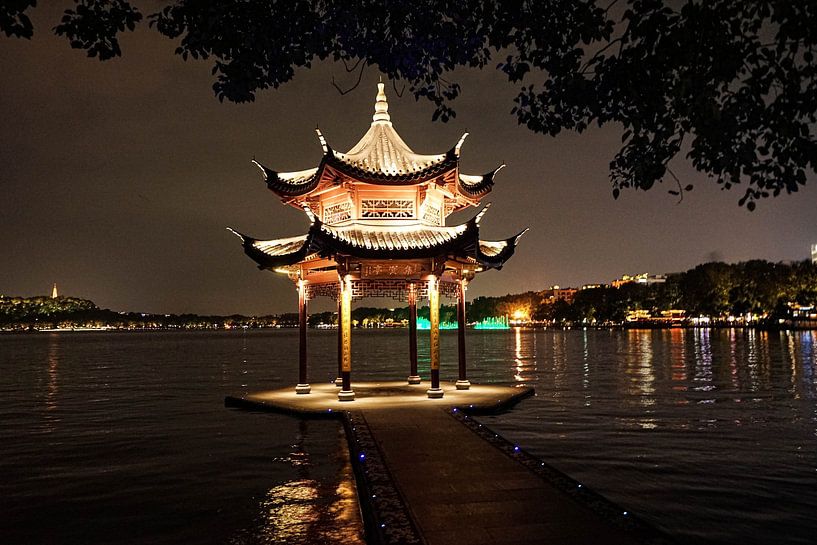Jixian-Pavillon am Westsee in Hangzhou von Jarno Groote