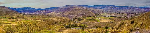 Panorama van de Colca vallei bij Chivay, Peru
