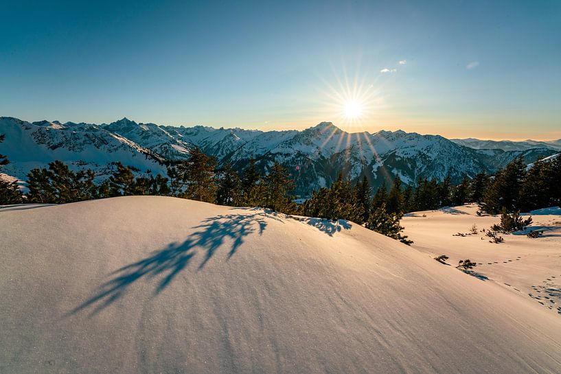 Zonsondergang over de Allgäuer Alpen van Leo Schindzielorz