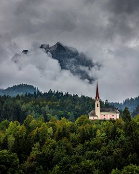 Kirche in den Bergen von Thijs Vermeer