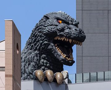 Godzilla Shinjuku Tokio Japan van Marcel Kerdijk