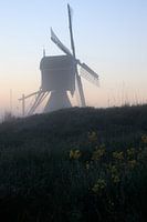 De Broekmolen in de mist