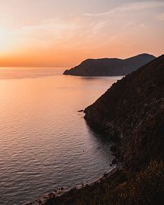 Coucher de soleil sur la côte de Ligurie, Italie