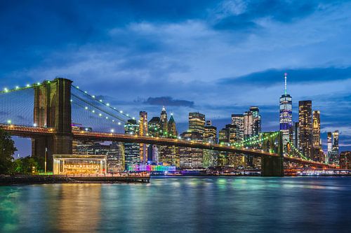 Manhattan und Brooklyn Bridge in New York, USA von Michael Abid