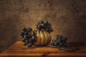 Still Life Sable Grape by Monique van Velzen