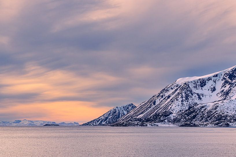 Mountains and rocks in winter in Finnmark, Norway by Rico Ködder