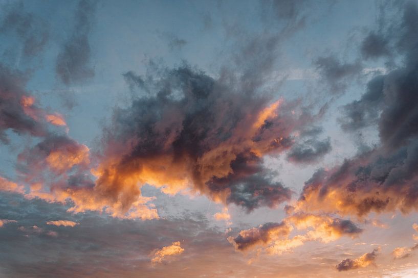 Wolken in de lucht van Expeditie Aardbol