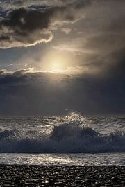 Éclat d'Écume dans un Contre-Jour Dramatique sur Lichtlaub Photographie | Toni Seyfert