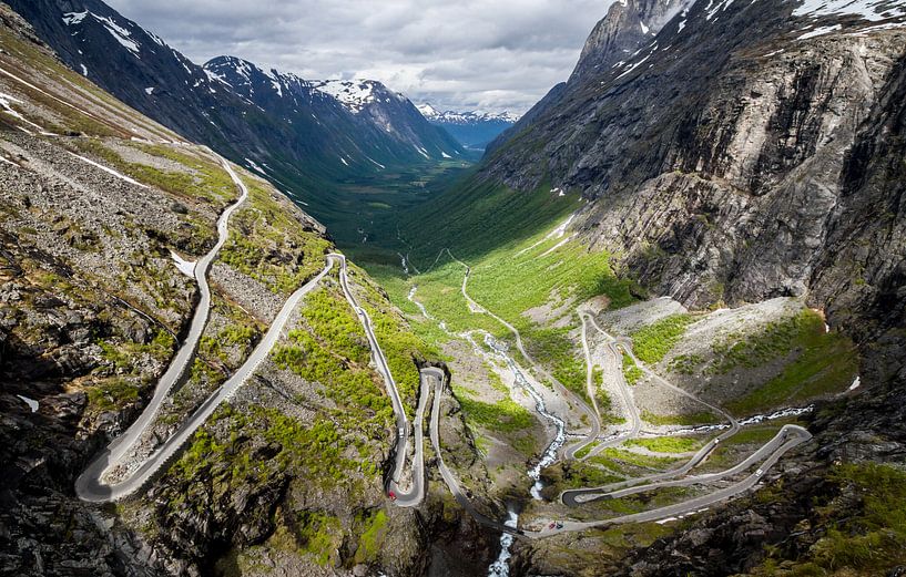 Uitzicht over Trollstigen van Dirk Jan Kralt