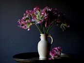 Vase mit rosa Tulpen von Jacco van Brecht Miniaturansicht