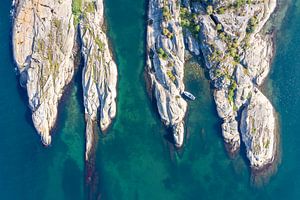 Formations rocheuses et eaux turquoises près de Sandefjord, Norvège