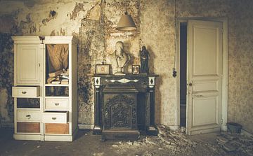 Vervallen kamer van On Your Wall