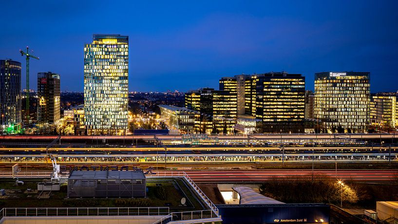 Amsterdam Zuidas by night by Guido Pijper