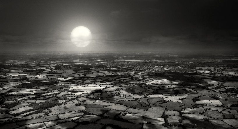 Engelse countryside bij maanlicht von Frank Wijn